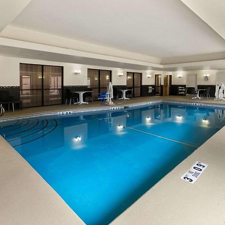 קומרס Comfort Suites מראה חיצוני תמונה